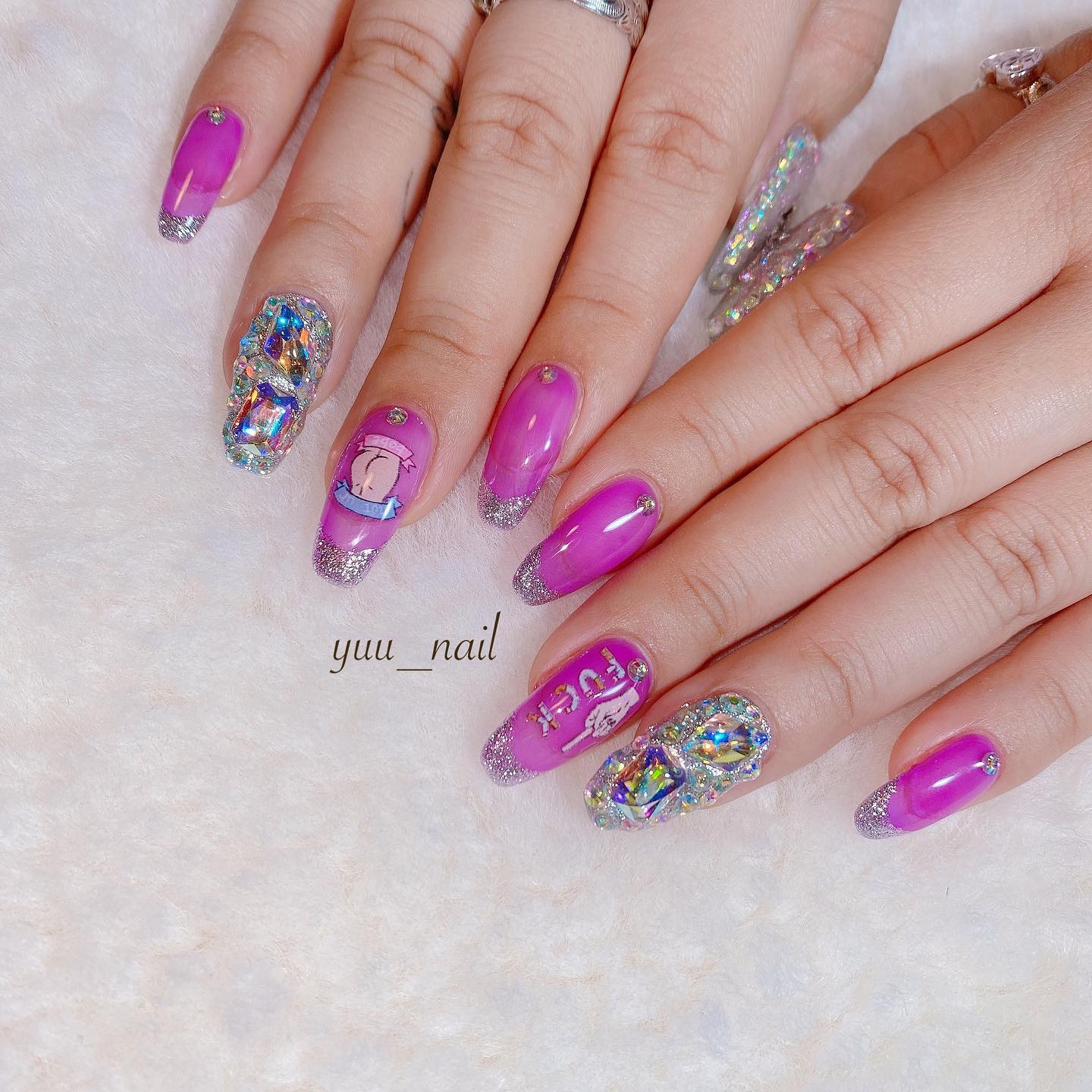 #ネイル,#ジェルネイル,#ニュアンスネイル,#キラキラネイル,#紫ネイル,#スワロフスキーネイル,#おちゃっぴーネイルのネイルデザイン