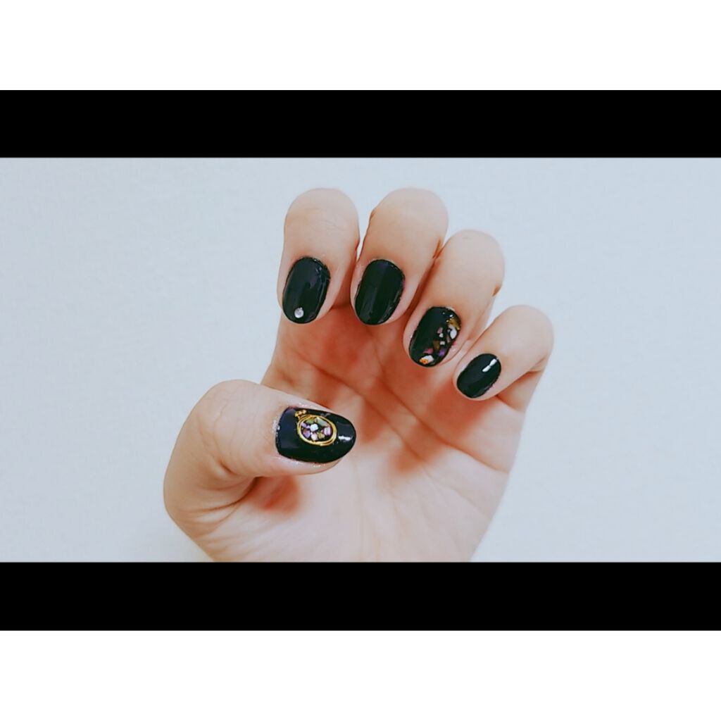 クラッシュシェルパウダー/セリア/ネイルチップ・パーツを使ったクチコミ（1枚目）