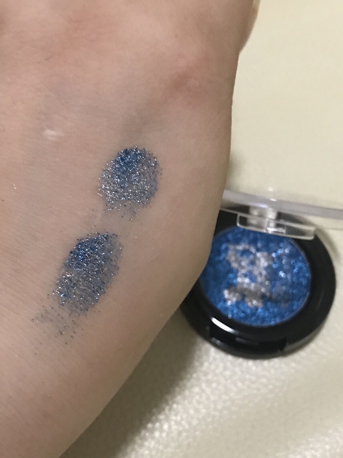 URGLAM SPARKLE EYESHADOW｜U R GLAMの口コミ DAISO URGLAM スパークルアイシャドウ by