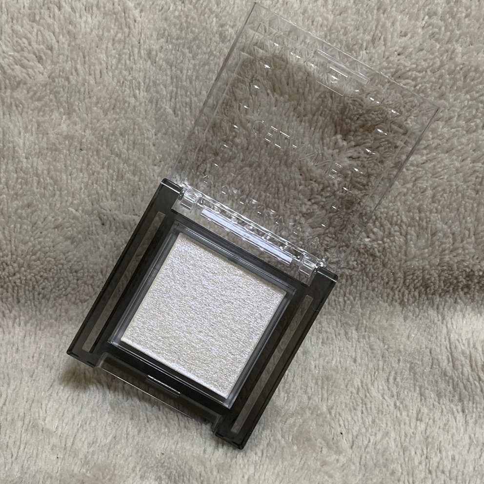 シングルシャイニーアイシャドウ SP1　オパールドロップ/CEZANNE/アイシャドウを使ったクチコミ（2枚目）