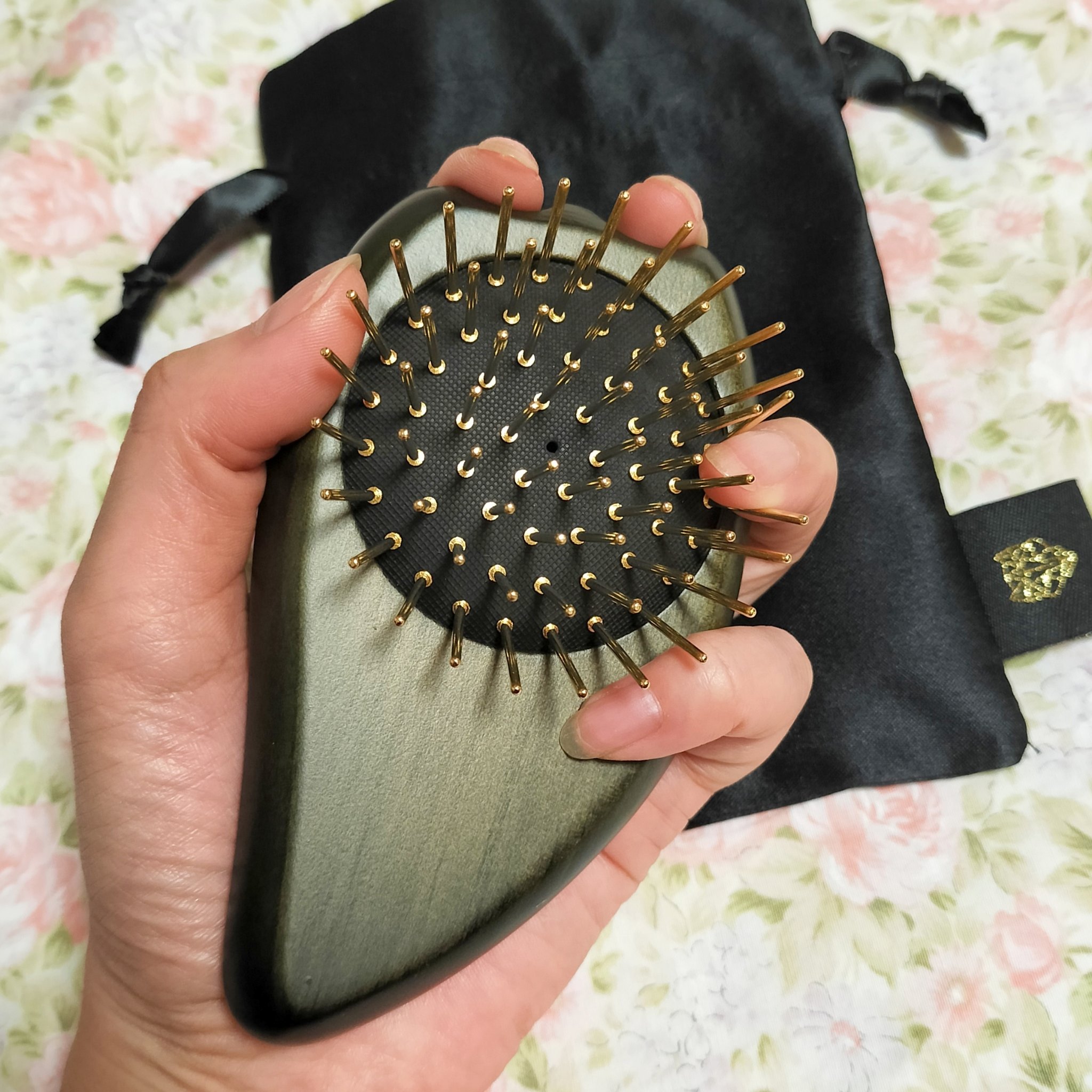 プレミアム FOX カッサ ゴースト ヘアブラシ ブラック/SNOW FOX SKINCARE/ヘアブラシを使ったクチコミ（3枚目）