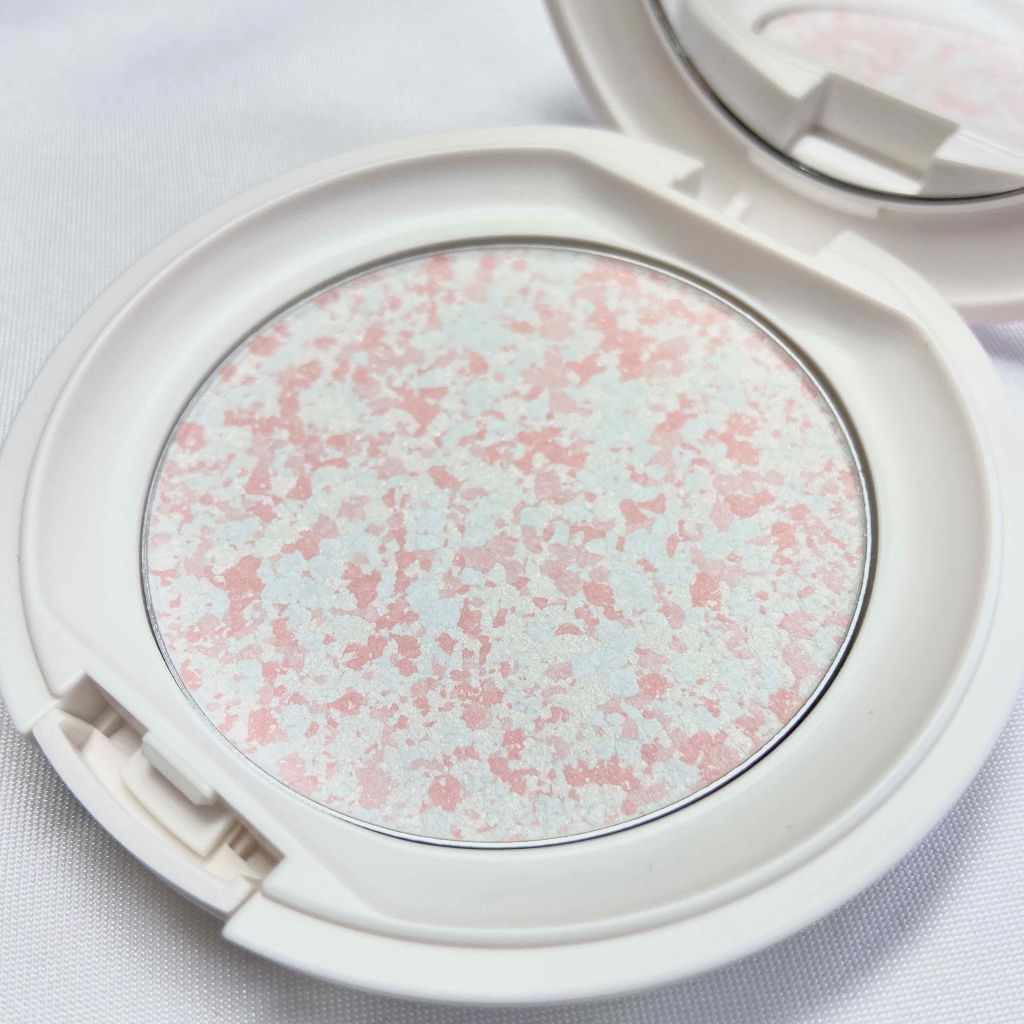 ブライトアップパウダー(プリズムトーン)/AYURA/プレストパウダーを使ったクチコミ(2枚目)