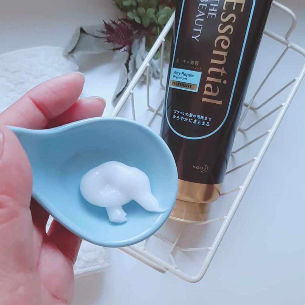 Essential THE BEAUTY 髪のキメ美容プレミアムトリートメント<エアリーリペアプレミアム>/エッセンシャル/洗い流すヘアトリートメントを使ったクチコミ(3枚目)