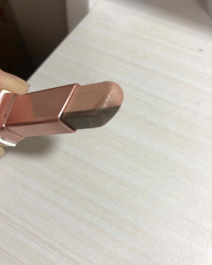 LANEIGE ツートーン シャドウ バーのクチコミ「ラネージュのアイシャドウです🔆
一本で、ひと塗りでグラデが出来上がるお品です(╹◡╹)
色.....」(2枚目)