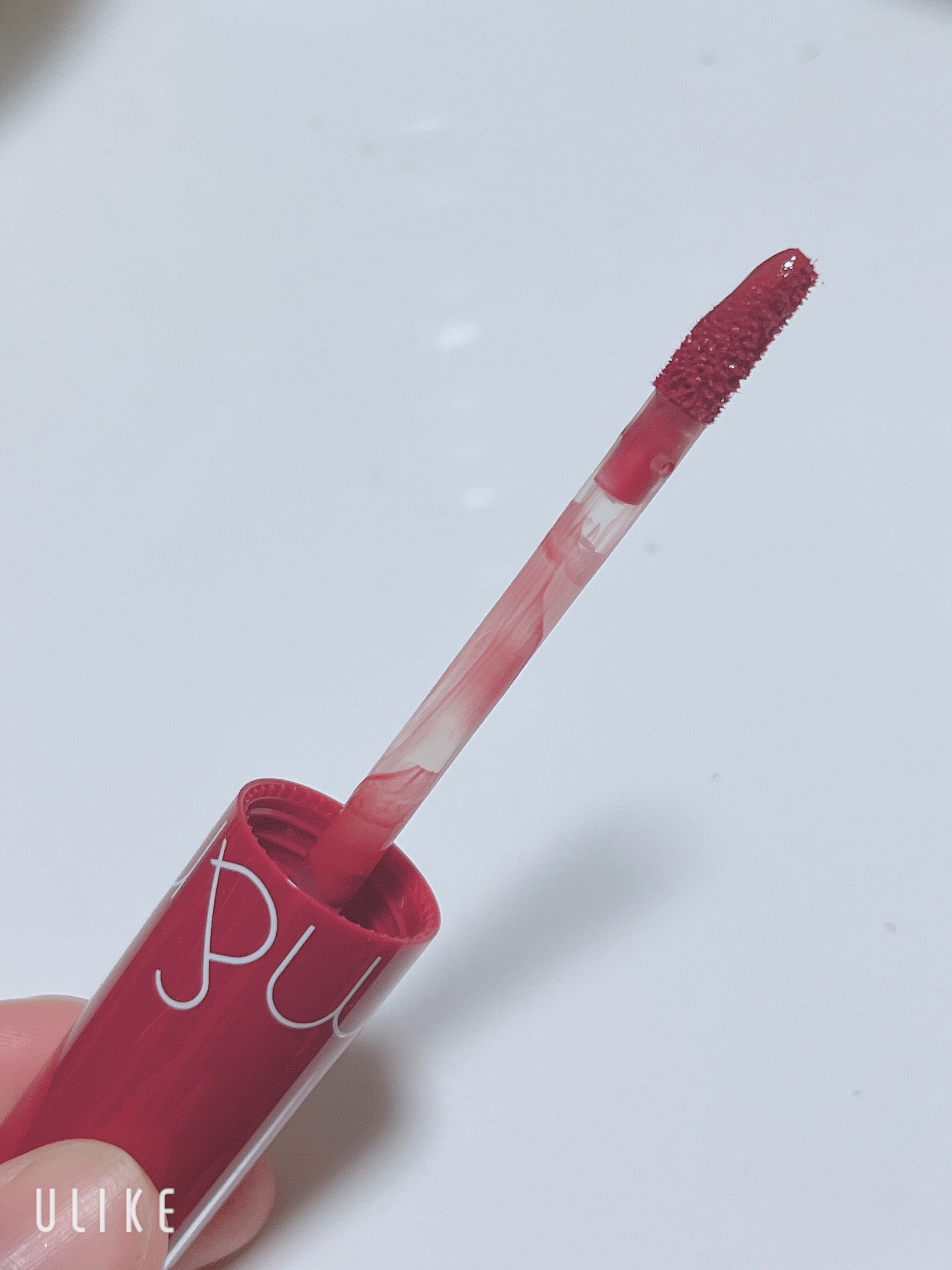 ジューシーラスティングティント/rom&nd/リップティントを使ったクチコミ（2枚目）