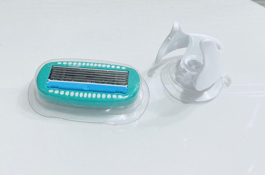 ハイドロシルク 敏感肌用 ホルダー （刃付き＋替刃１コ）/ハイドロシルク/シェーバーを使ったクチコミ（3枚目）