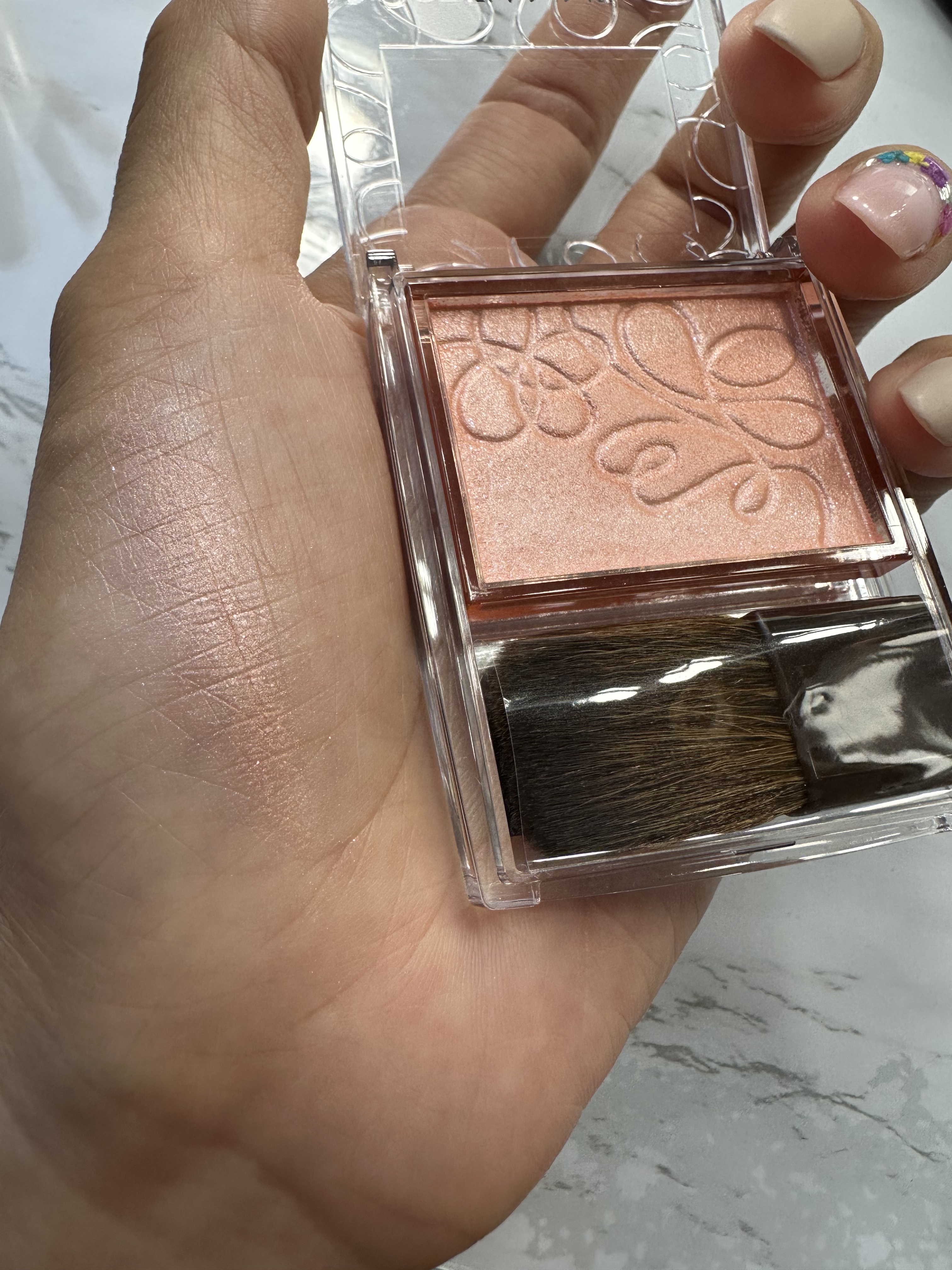 パールグロウニュアンサー/CEZANNE/パウダーハイライトを使ったクチコミ（3枚目）