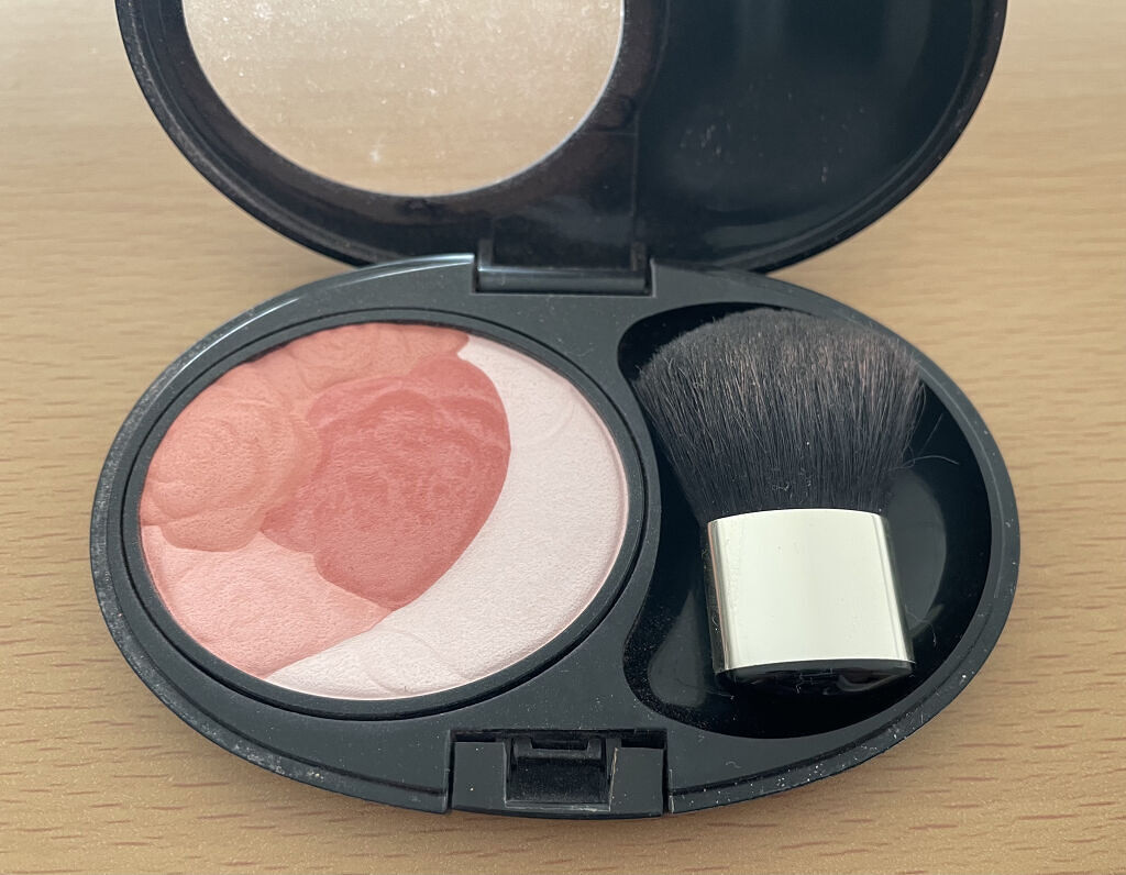 エレガントアップチークス/コフレドール グラン/パウダーチークを使ったクチコミ（2枚目）