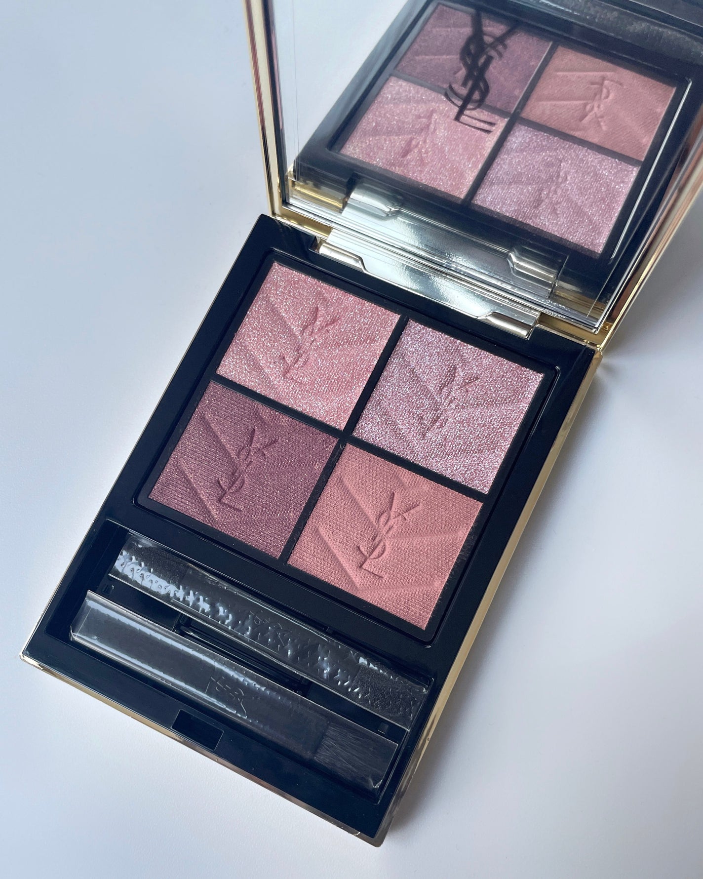 クチュール ミニ クラッチ/YVES SAINT LAURENT BEAUTE/アイシャドウパレットを使ったクチコミ(2枚目)