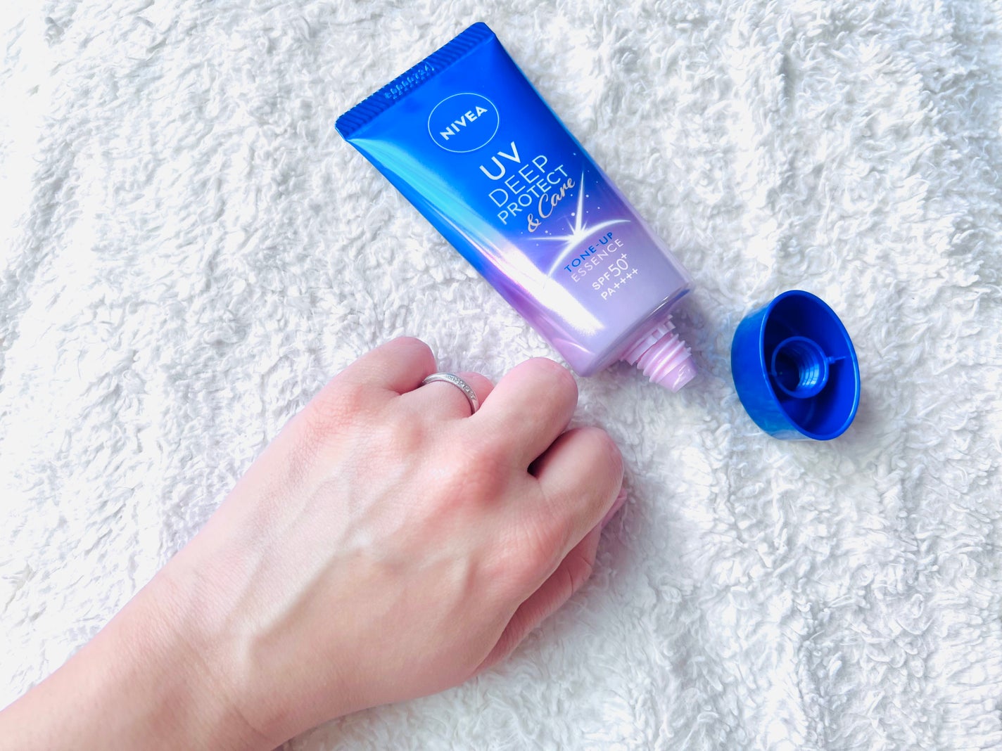 ニベアUV ディープ プロテクト&ケア トーンアップ エッセンス/ニベア/日焼け止めローションを使ったクチコミ(3枚目)