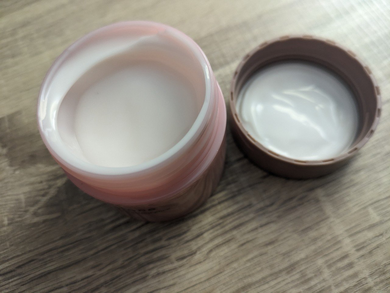 クレームハイパフォーマンス  55g/フォアーネ/フェイスクリームを使ったクチコミ（2枚目）