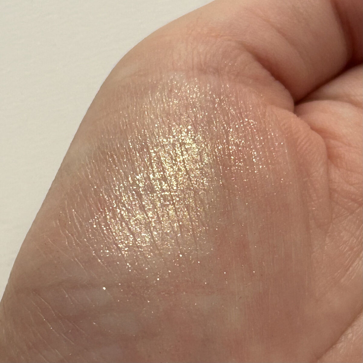 トーン タッチ アイズ 107 宵雫＜限定色＞/SUQQU/単色アイシャドウを使ったクチコミ（3枚目）