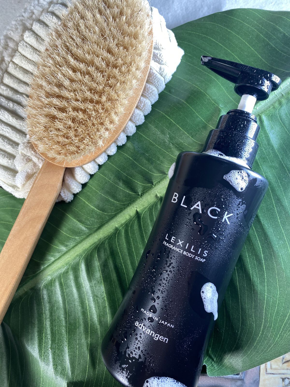 ブラック フレグランスボディソープ/LEXILIS/ボディソープを使ったクチコミ（2枚目）
