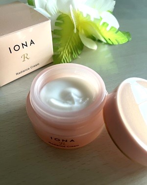 イオナR ラディアンス クリーム/イオナR (イオナアール)/フェイスクリームを使ったクチコミ（2枚目）