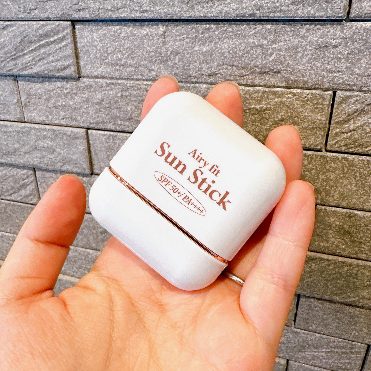 エアリーフィットサンスティック/KAHI/日焼け止めスティックを使ったクチコミ(2枚目)