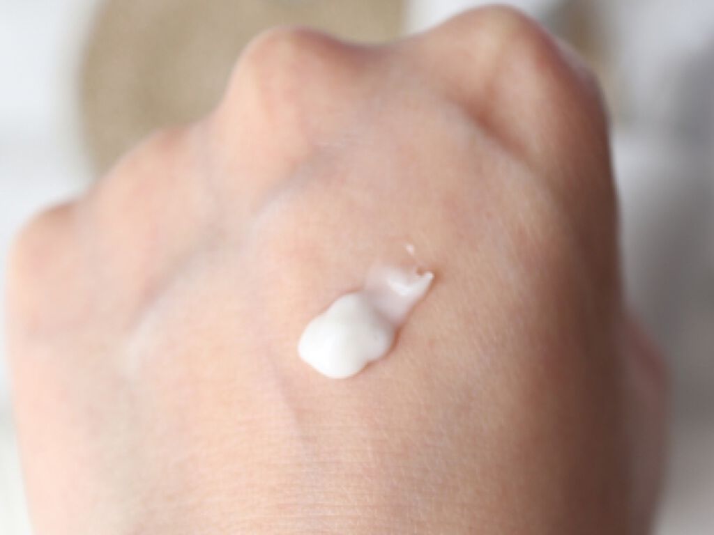 ディセンシー エッセンス/DECENCIA/美容液を使ったクチコミ(2枚目)