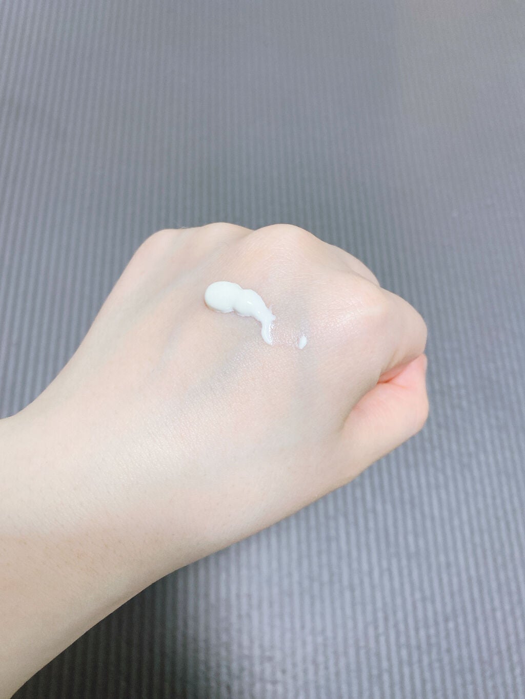 こいけや on LIPS 「★コスパ最強マツキヨのUV美容ジェル★【使った商品】ポリュバリ..」(2枚目)