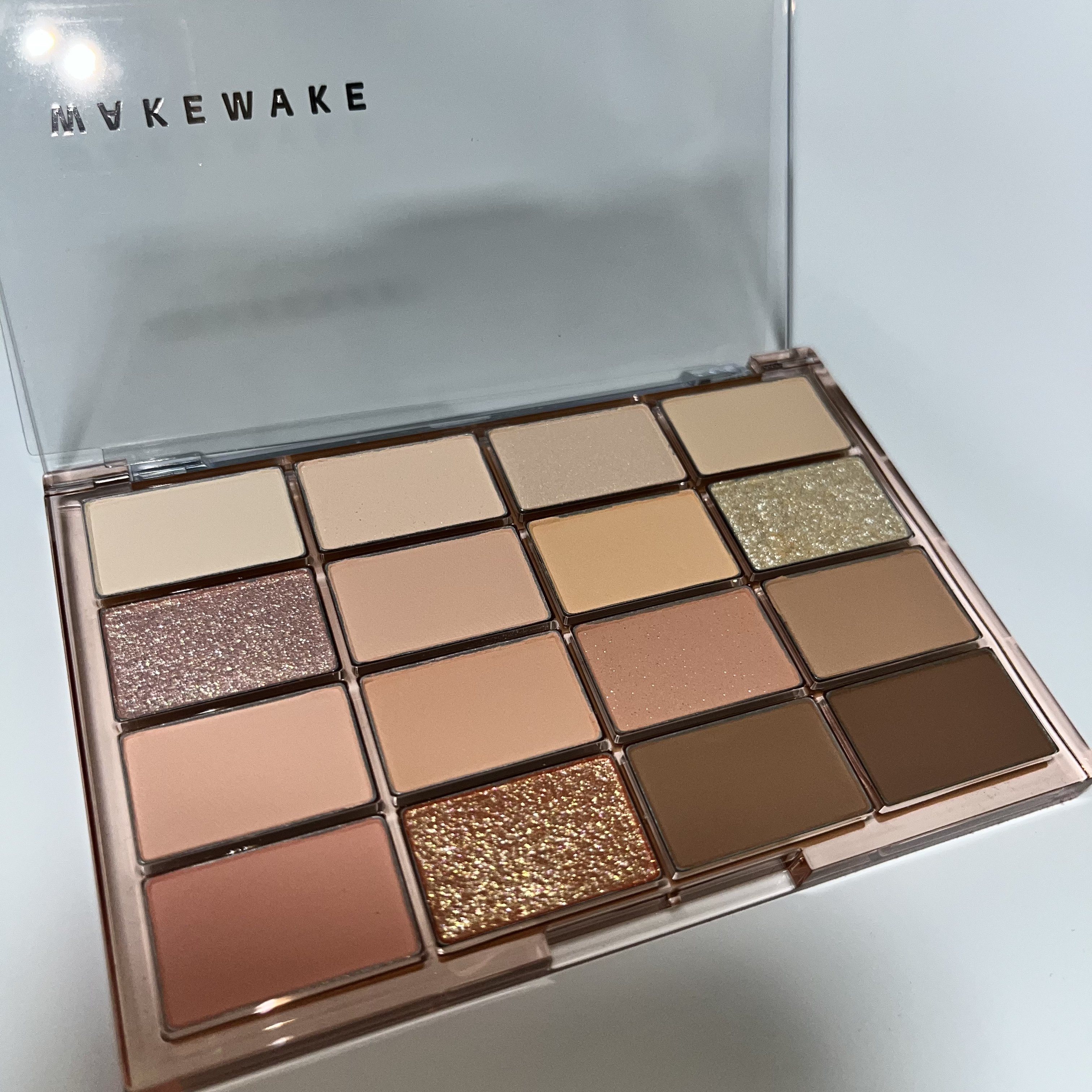 ソフトブラーリングアイパレット/wakemake/アイシャドウパレットを使ったクチコミ（2枚目）