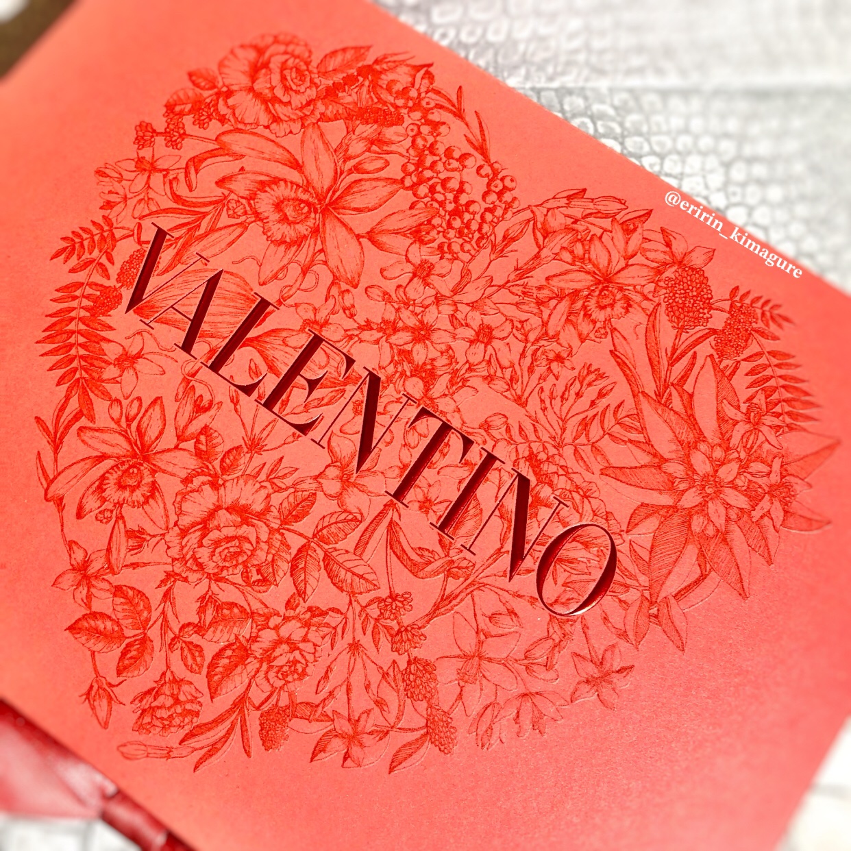 ヴァレンティノ GO クッション グロウ コーラルファンタジーエディション（ケース）/ヴァレンティノ ビューティ/クッションファンデーションを使ったクチコミ（2枚目）