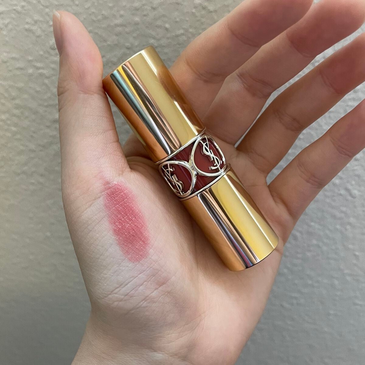 ルージュ ヴォリュプテ シャイン/YVES SAINT LAURENT BEAUTE/口紅を使ったクチコミ(2枚目)