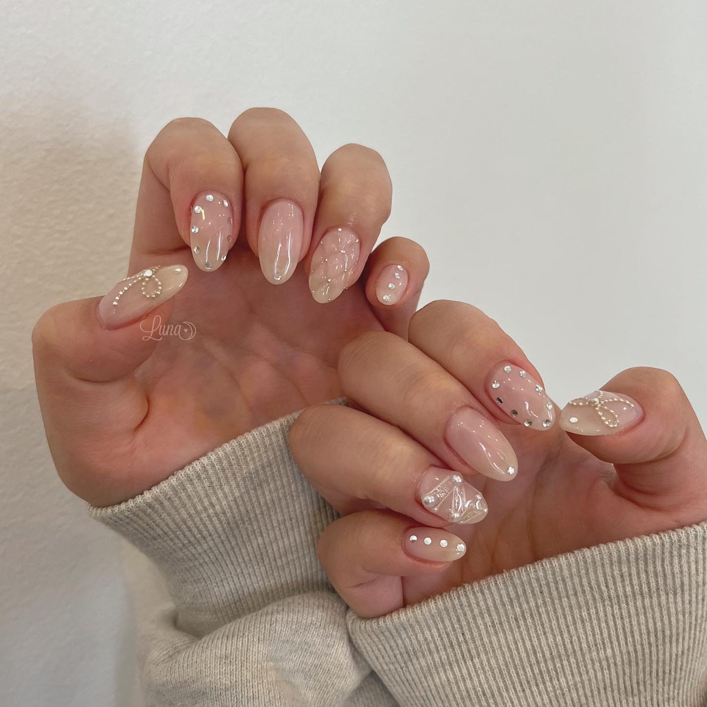 Iuna. Mizuki on LIPS 「.スペシャルプラン🎀🤍#nail#nailstagram#ge..」(1枚目)