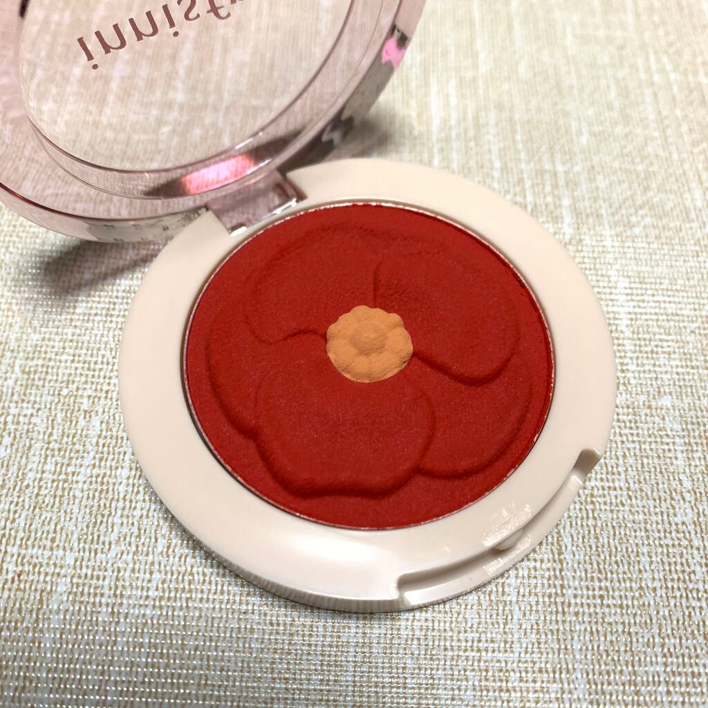 済州 カラーピッカー椿ブルーミングチーク/innisfree/パウダーチークを使ったクチコミ(2枚目)