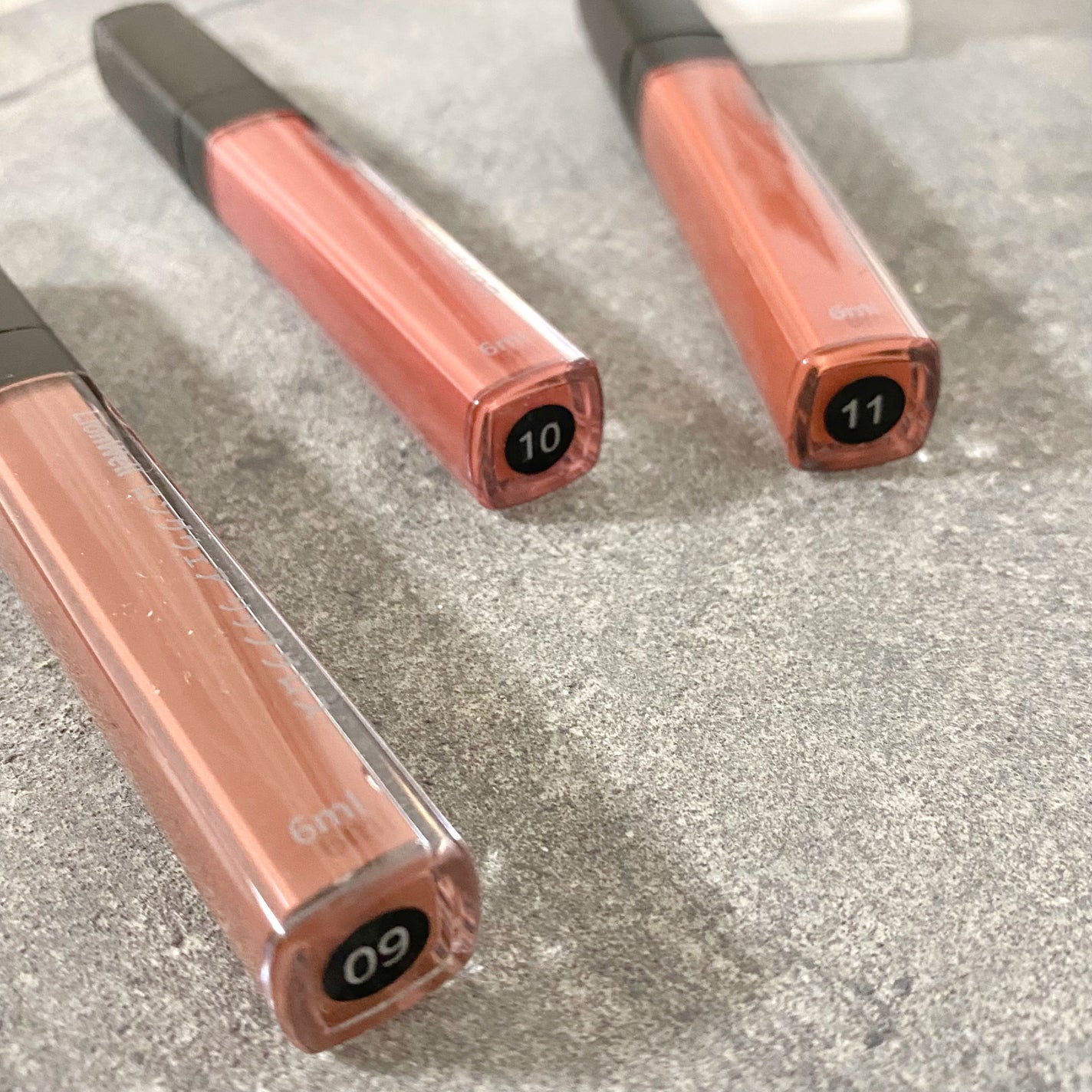 ロングウェア リップグロス/LionWell(ライオンウェル)/リップグロスを使ったクチコミ(2枚目)