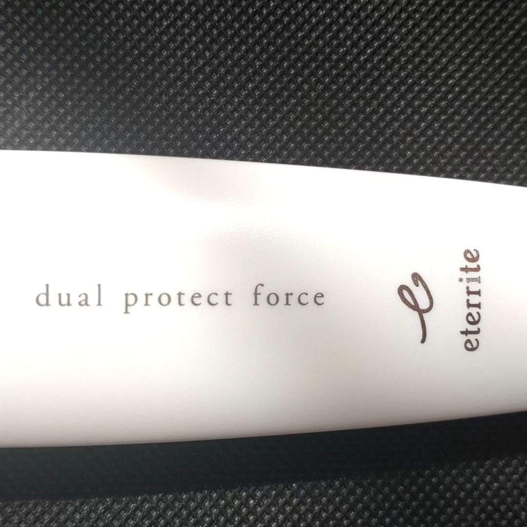 エタリテ デュアル プロテクト フォース50NC/シャルレ/日焼け止めミルクを使ったクチコミ（2枚目）