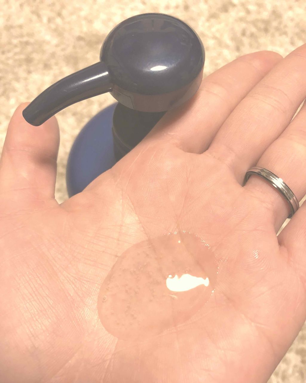 さっ on LIPS 「愛用クレンジングの紹介です💫他のクレンジングには浮気できないく..」(2枚目)