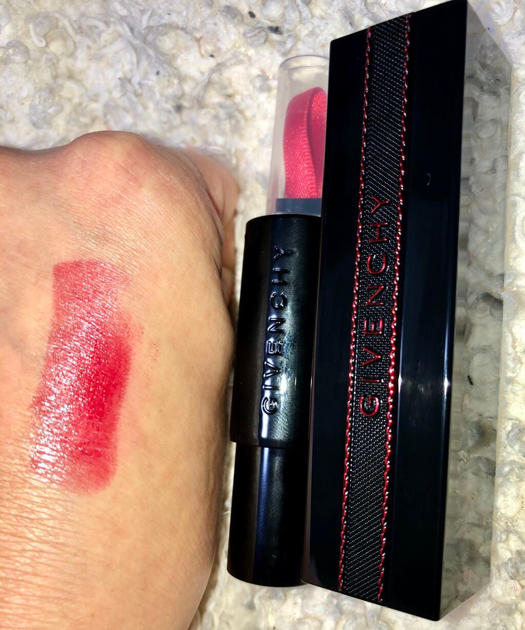 ルージュ・アンテルディ/GIVENCHY/口紅を使ったクチコミ(2枚目)