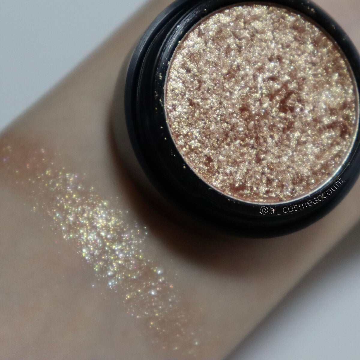 セルフィーフィックスピグメント/Witch's Pouch/単色アイシャドウを使ったクチコミ(3枚目)