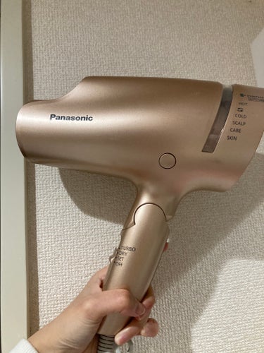 あけおめです〜！🎍今年もどうぞよろしくお願いします🥺
\Panasonicヘアードライヤー ナノケア CNA0B/


番号は完全に当てはまるものがなかったので1番似たようなものにしました😅💦


3年