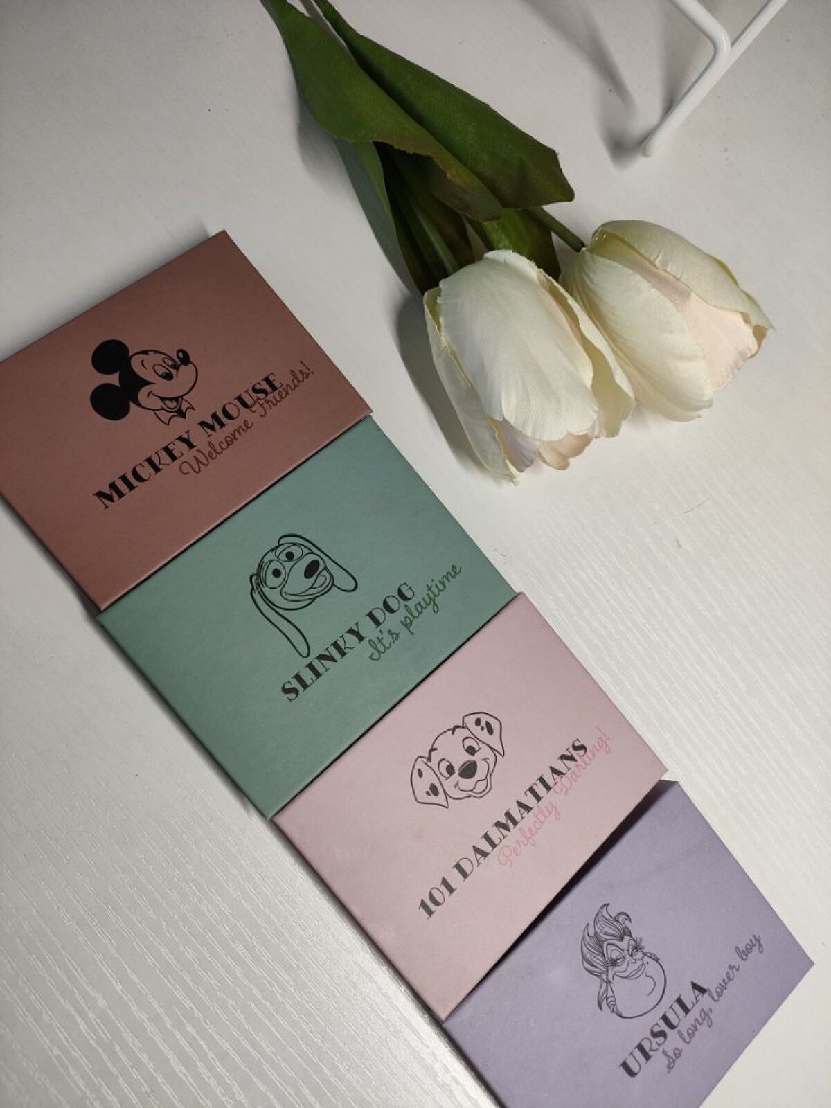 サンキューマートオリジナルディズニーアイシャドウパレット アースラ/サンキューマート/アイシャドウパレットを使ったクチコミ（1枚目）