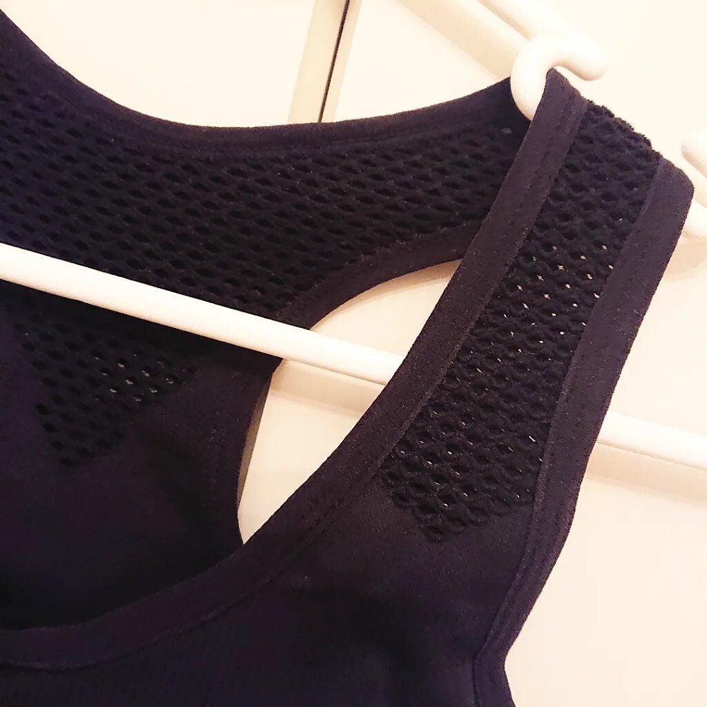 真紅 on LIPS 「おしゃれにしっかりサポート!揺れないスポブラでスポーツに集中で..」(3枚目)