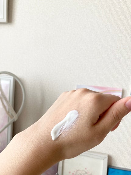 ヴィーガン リリーフ サン エッセンス /athé/日焼け止めクリームを使ったクチコミ(2枚目)