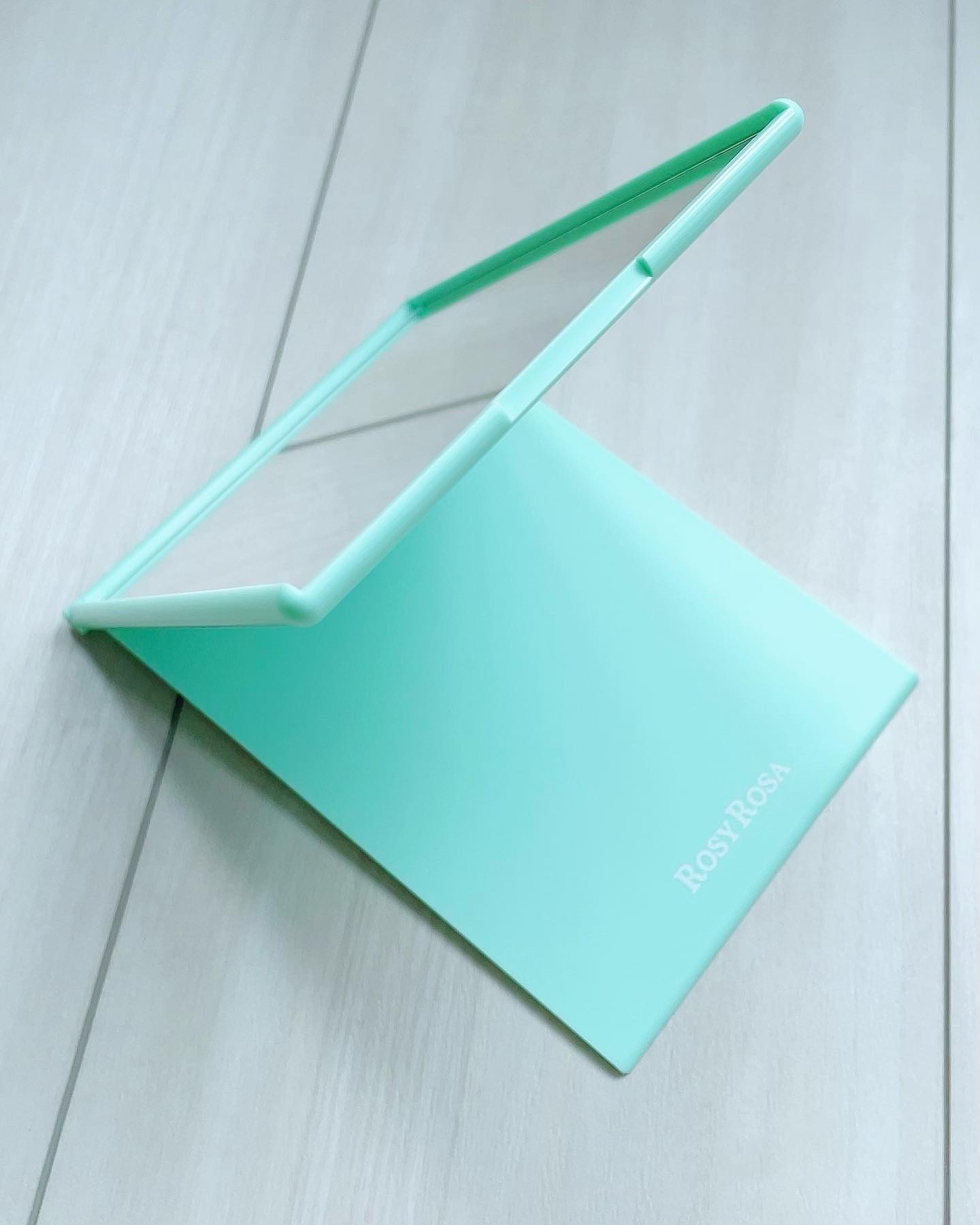 リアルックミラー 通常サイズ ミントグリーン(限定)/ロージーローザ/その他化粧小物を使ったクチコミ（3枚目）