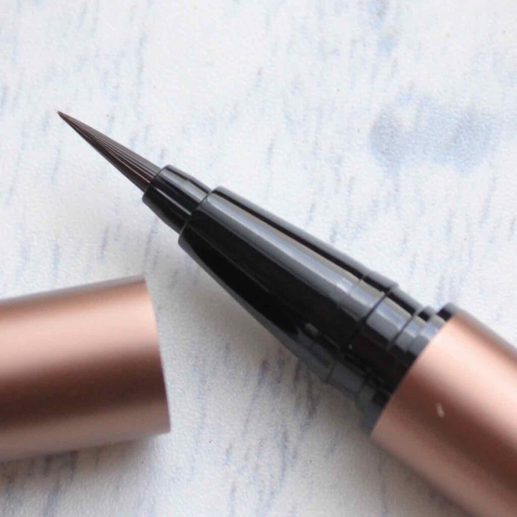 スキルレスライナー/LUMIURGLAS/リキッドアイライナーを使ったクチコミ(2枚目)