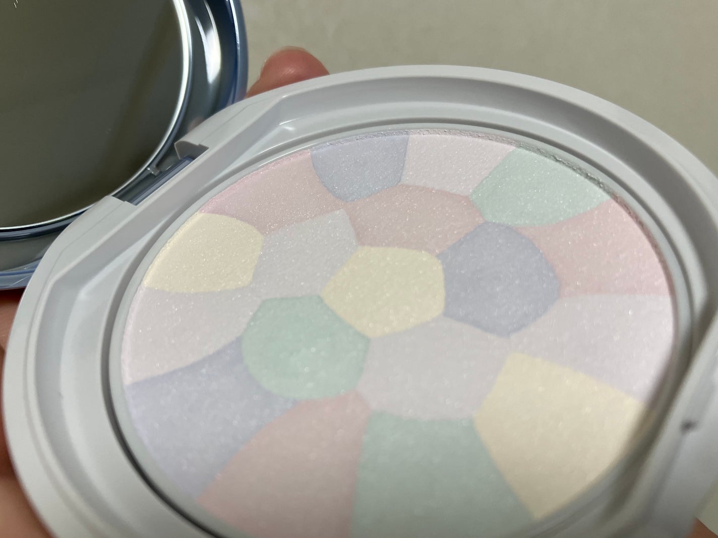 イルミネイティングフィニッシュパウダー ~Abloom~/キャンメイク/プレストパウダーを使ったクチコミ(1枚目)