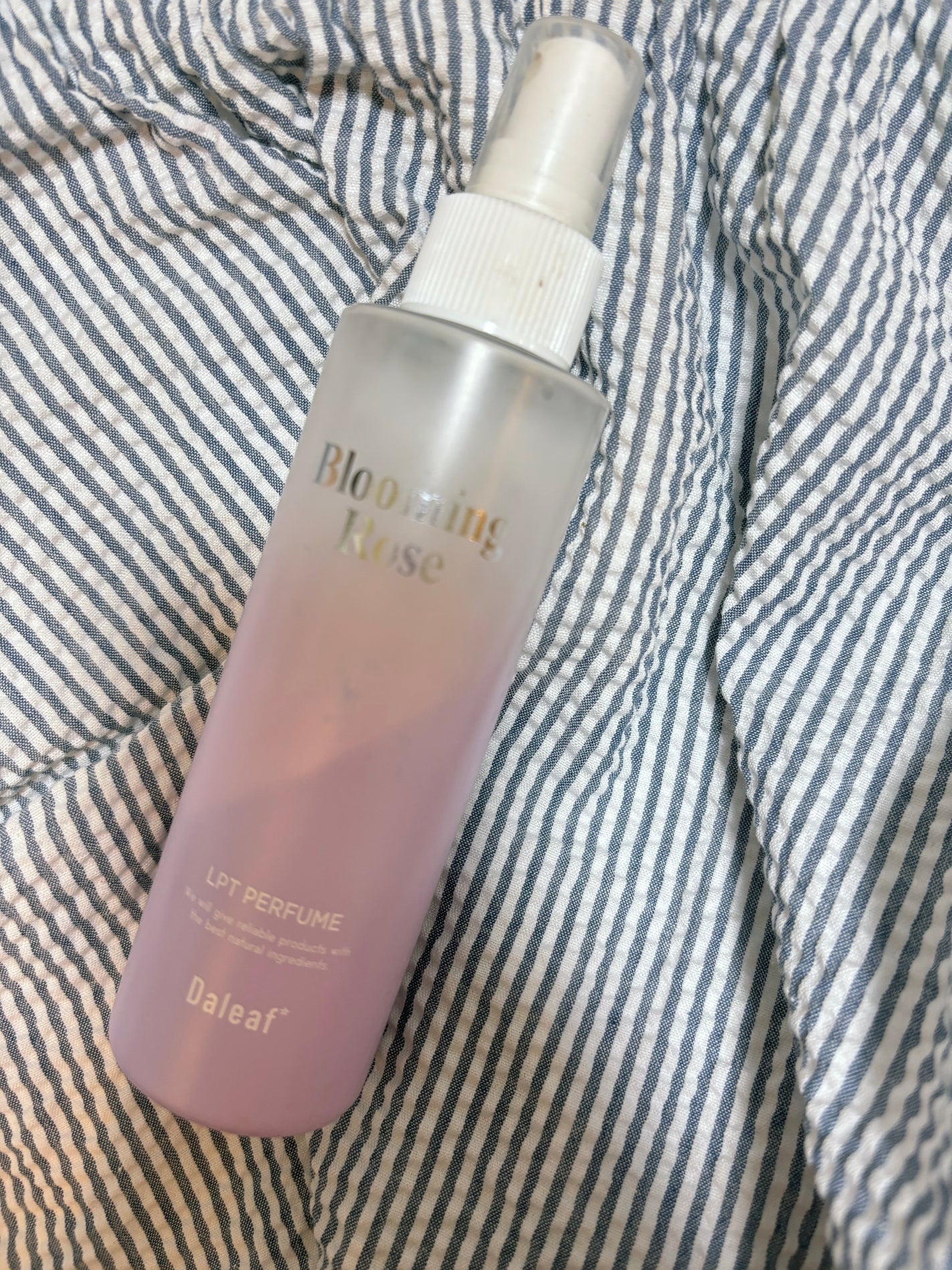 パヒュームヘアパックインミスト ブルーミングローズ Daleaf