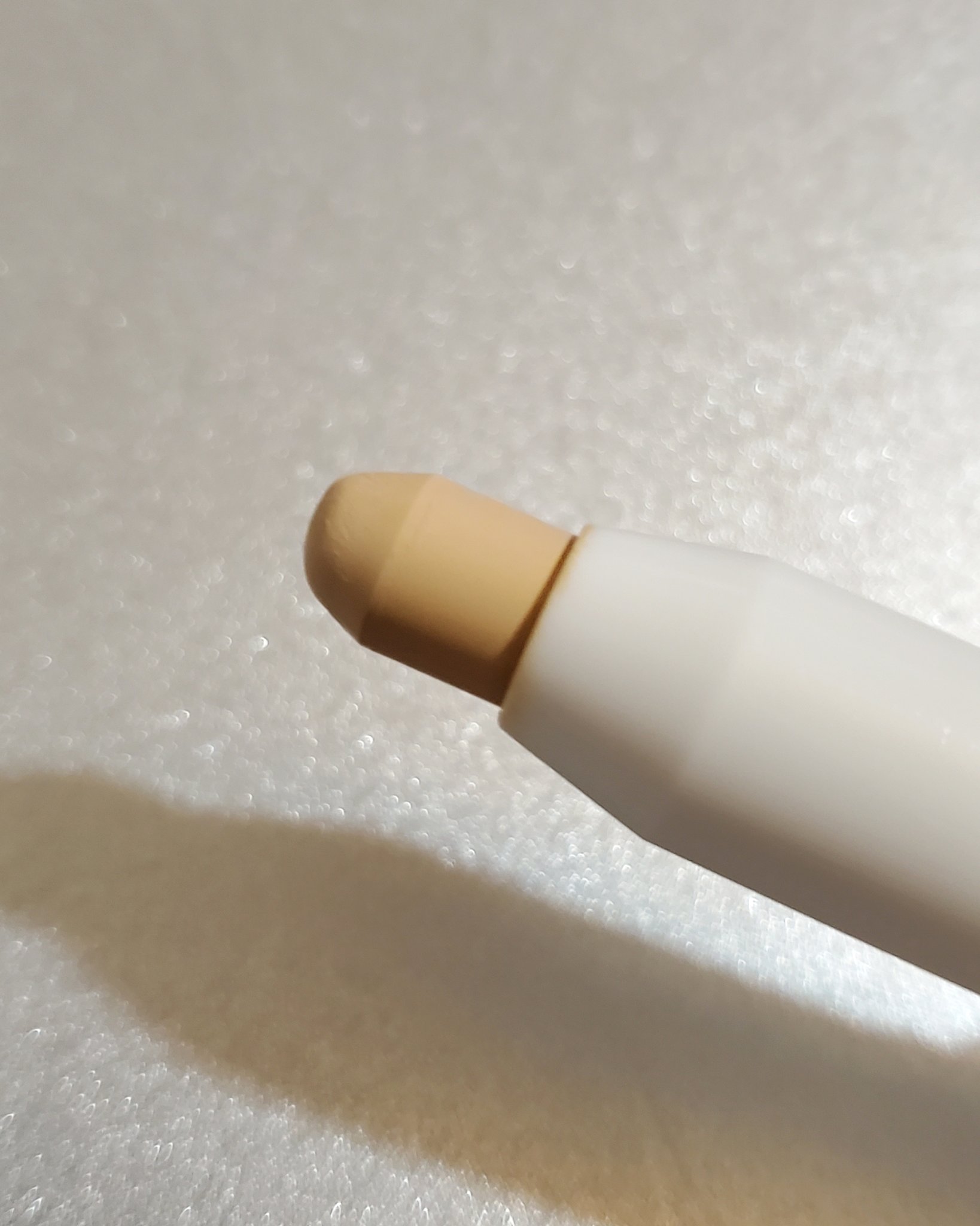 コンシーラークレヨンUV 00 明るいベージュ系/CEZANNE/ペンシルコンシーラーを使ったクチコミ（3枚目）