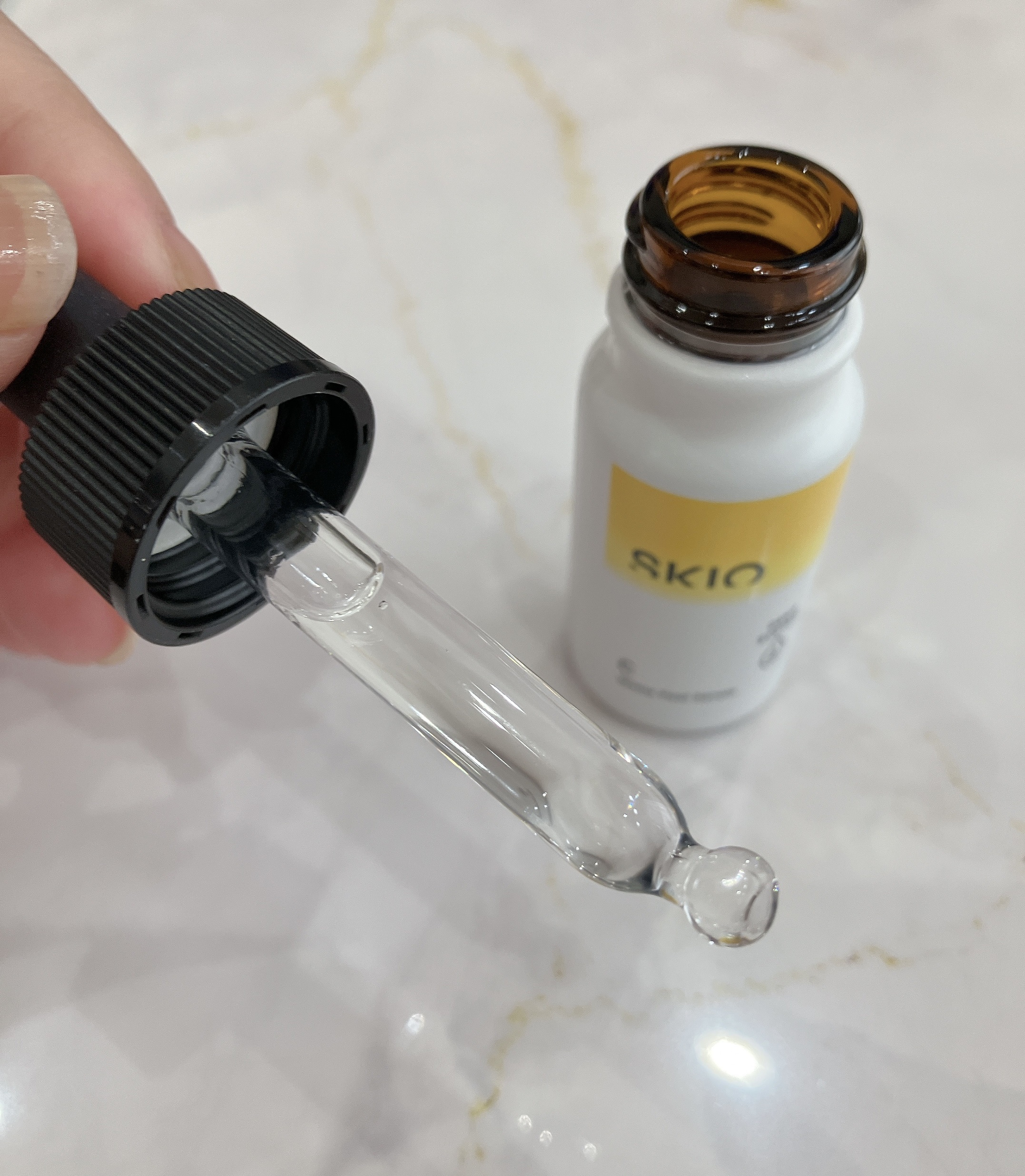 VC ホワイトピールセラム/SKIO/ブースター・導入液を使ったクチコミ（1枚目）