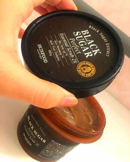ブラックシュガー パーフェクト エッセンシャル スクラブ2X/SKINFOOD/洗い流すパック・マスクを使ったクチコミ(1枚目)