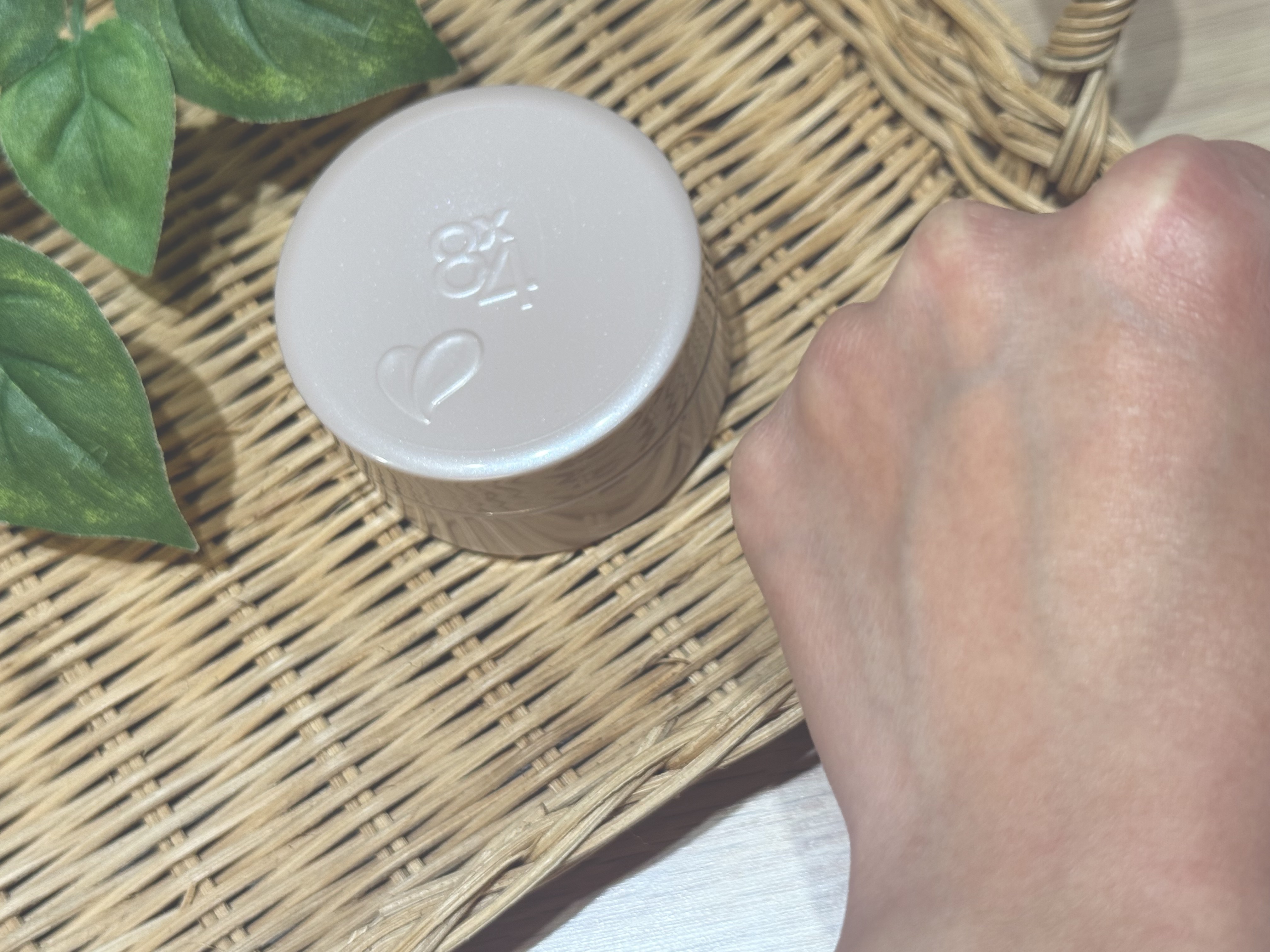 ８x４ デオドラントパテ【医薬部外品】/８ｘ４/デオドラント・制汗剤を使ったクチコミ（2枚目）