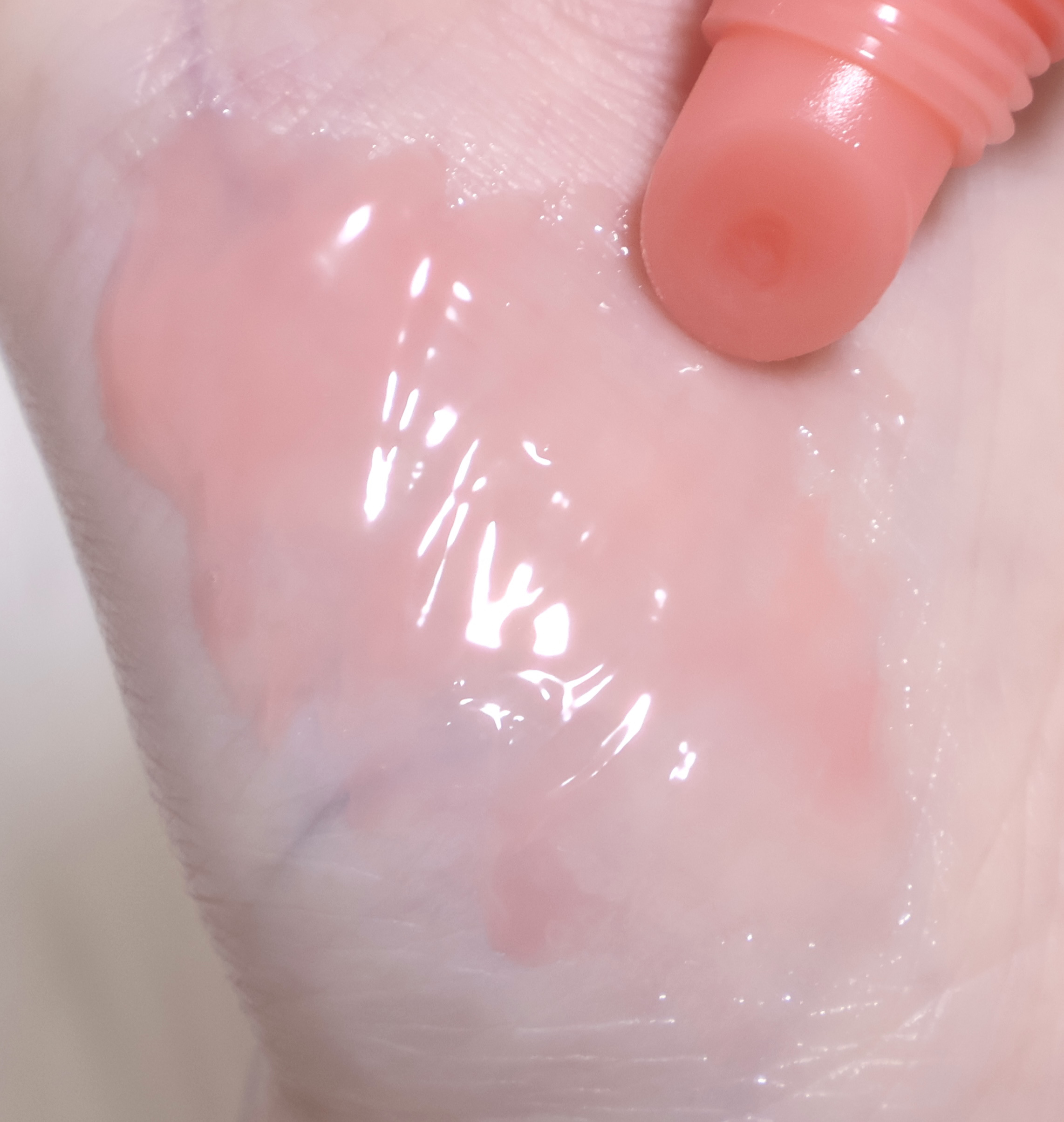 ハニーフルリップ もも色ボリューム/カントリー&ストリーム/リップ美容液を使ったクチコミ（2枚目）