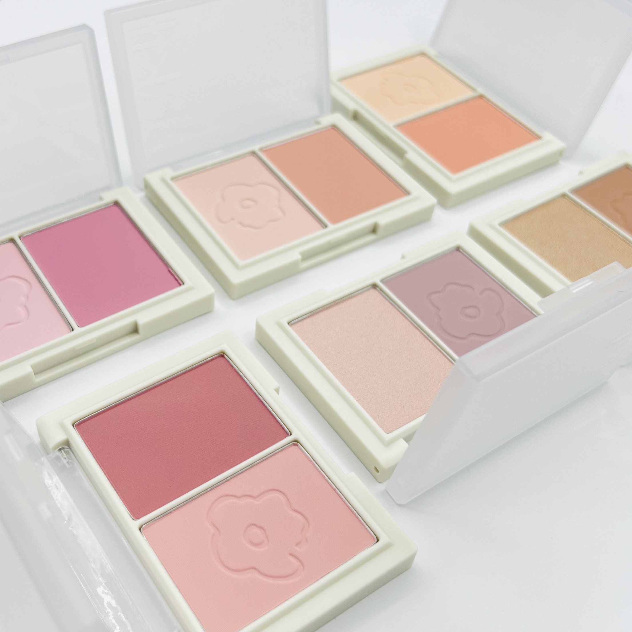 フロリッドレイヤーブラッシャー 04 ブルーミング/HAKIT/パウダーチークを使ったクチコミ（3枚目）