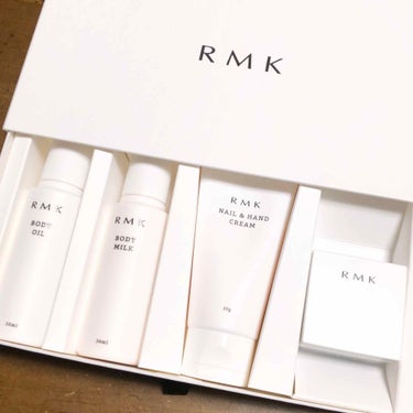 RMK ボディケアキット 2018のクチコミ「久しぶりの投稿！

RMKのボディケアキット！

ふんわりと香るジンジャーがいい感じ♡

リッ.....」（1枚目）