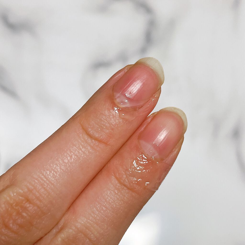 デグー♪フォロバ on LIPS 「筆タイプのネイルオイルです💅ネイルベッド育成中なのでハイポニキ..」(4枚目)