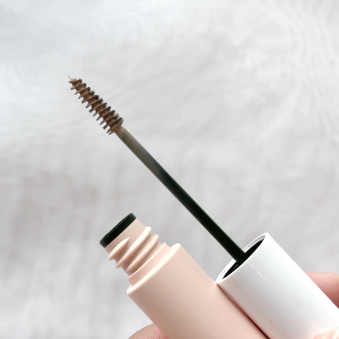 うす眉コンシーラー 01 ミルクティピンク/Kirei&co./眉マスカラを使ったクチコミ（3枚目）