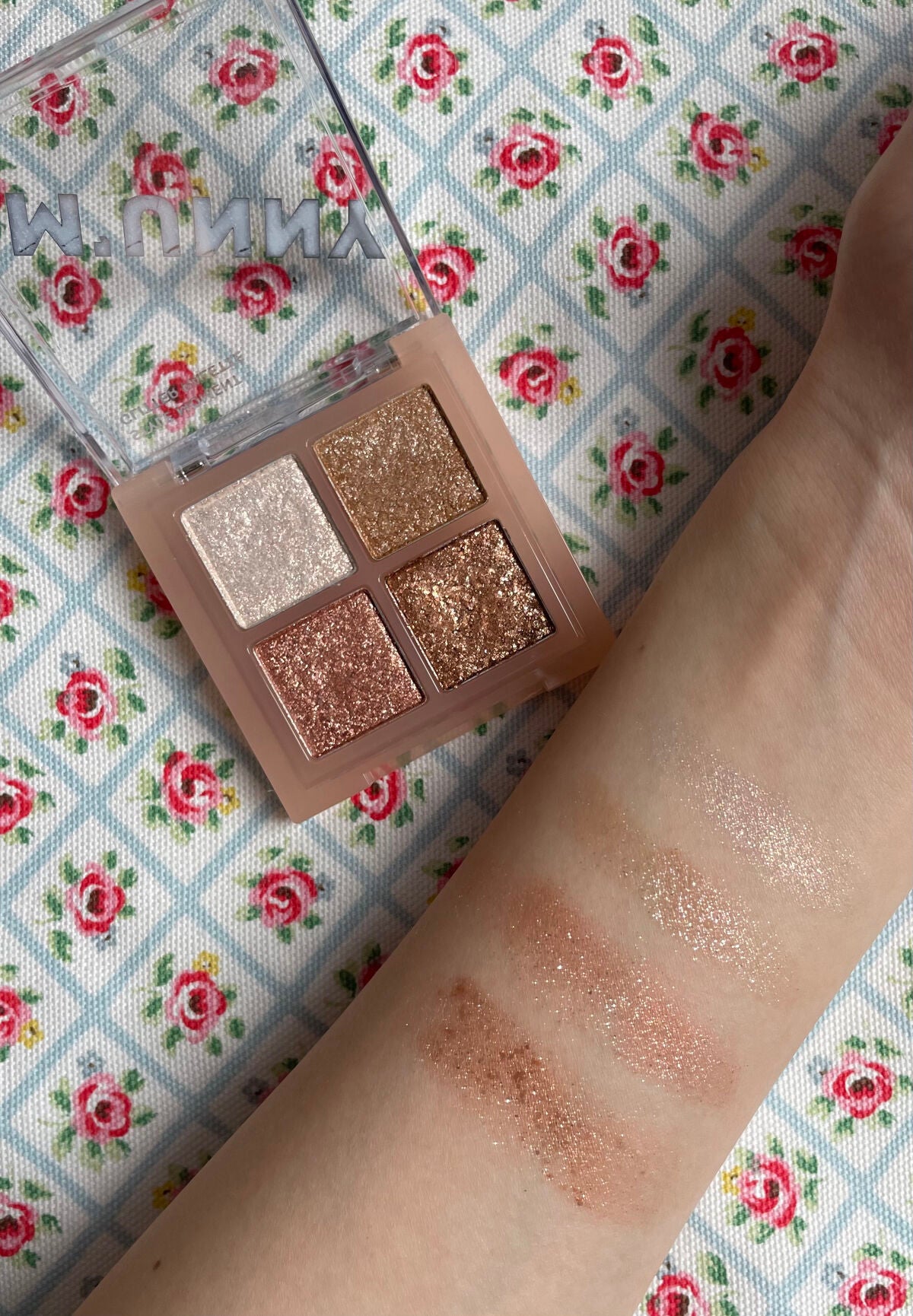 スタイルモーメントグリッターパレット/IM UNNY/アイシャドウパレットを使ったクチコミ(5枚目)