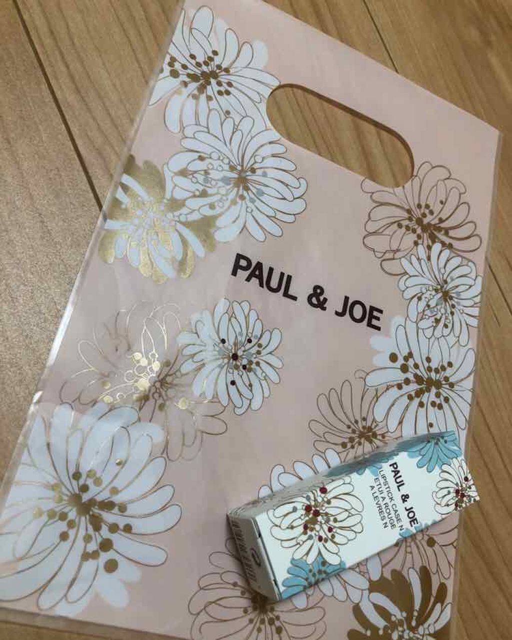 リップスティック トリートメント/PAUL & JOE BEAUTE/リップケアを使ったクチコミ（1枚目）